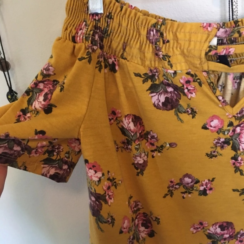off the shoulder top - Picture 2 of 5